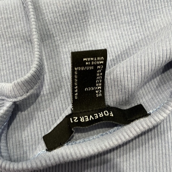 Crop top - Picture 4 of 4